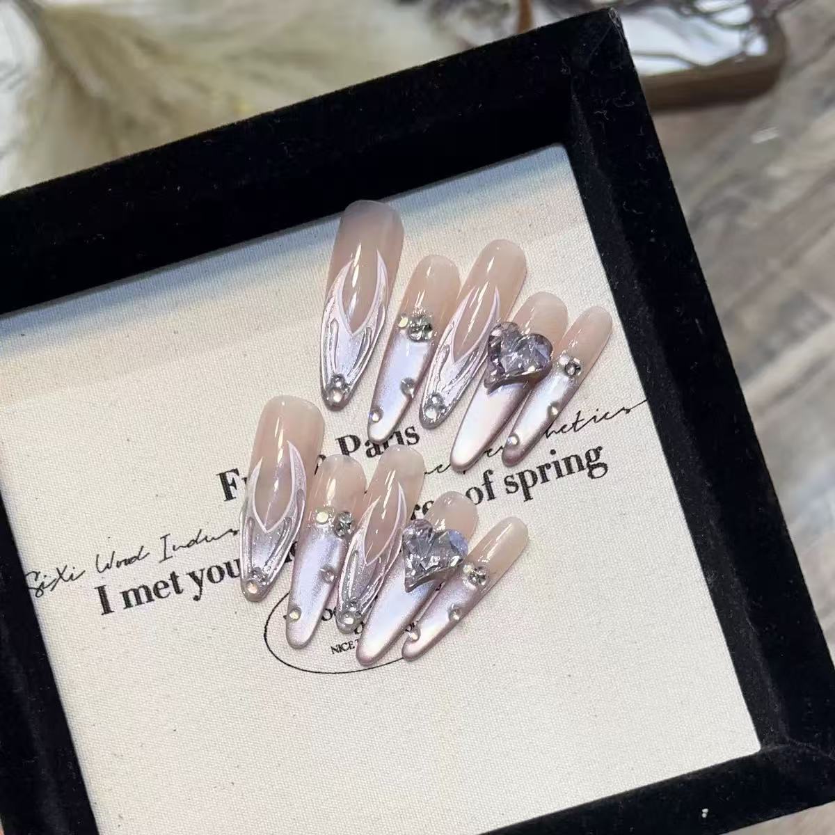 Silver jeweled press-on nail set
